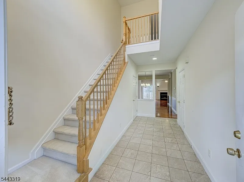 3 bed, 3.5 bath, $4,000 — Photo 3
