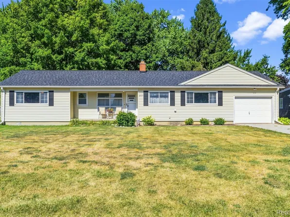 2175 Cashin St, Burton, MI 48509