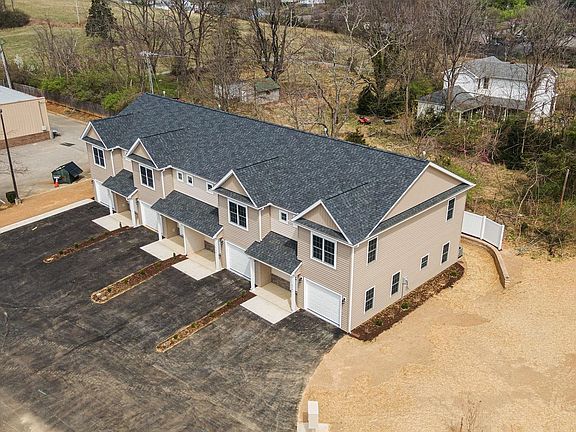 4th image of 6141 Warren Newcomb Dr #4