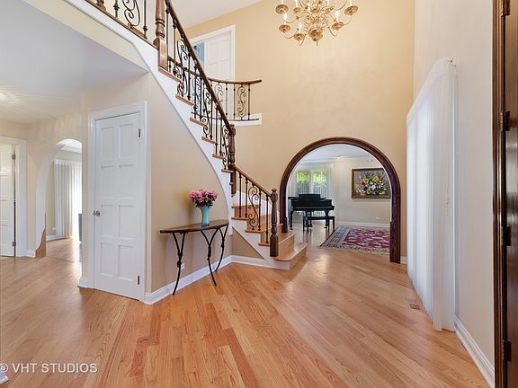 5th image of 2036 Malory Ln