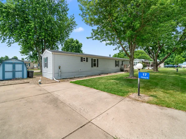 17 Chrissy Dr, Sandwich, IL 60548