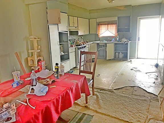 3rd image of 126 S Grace Ave