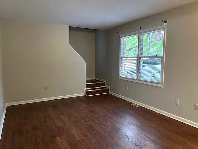 2 bed, 1400 sqft, $1,250 — Photo 3