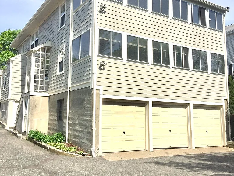 131 Madison Ave — Photo 3