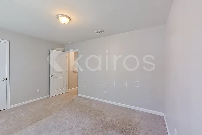 111 Lochwolde Dr — Photo 19