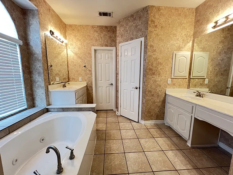 4636 Rush River Trl — Photo 17