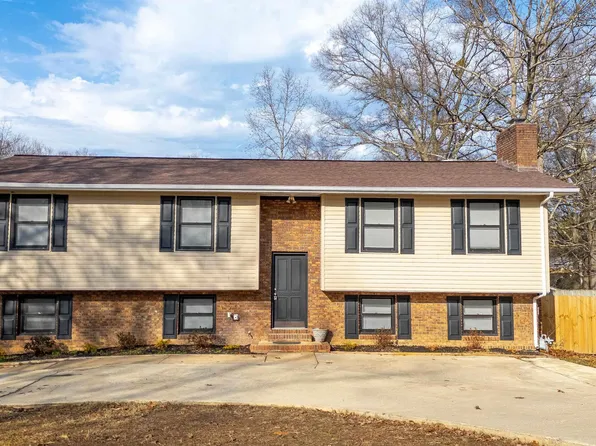 1025 Jo Ann Dr, Anniston, AL 36206