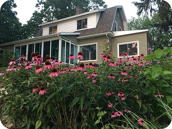 2nd image of 415 N Gremps St