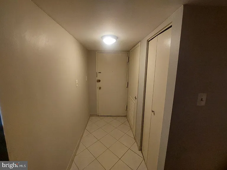 1523 Northgate Sq #1523-1B — Photo 3