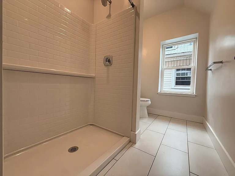 160 Main St #1 — Photo 22
