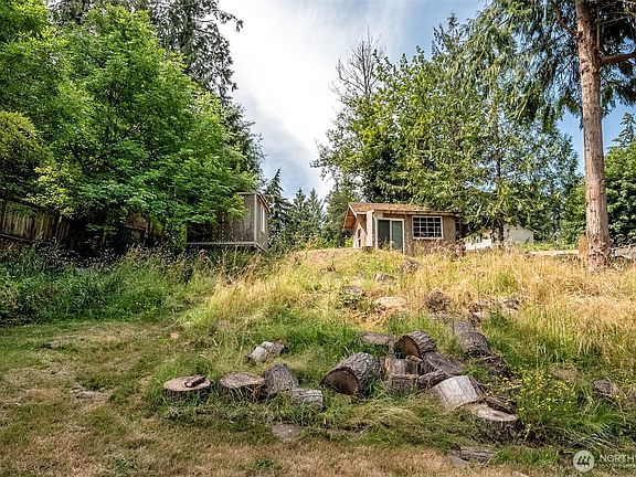 5th image of 8408 Sumac Court SE