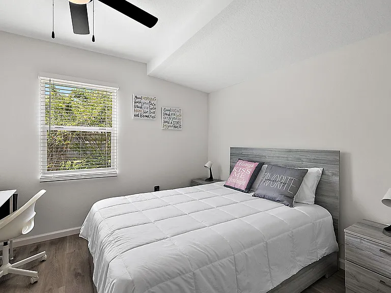 Sunnyview Dr — Photo 1