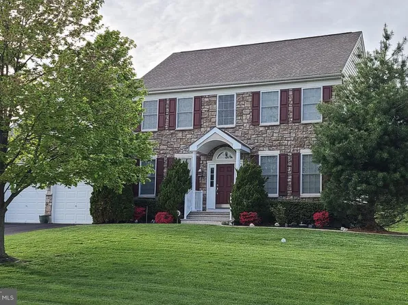 14 Bella Vista Dr, Mechanicsburg, PA 17050