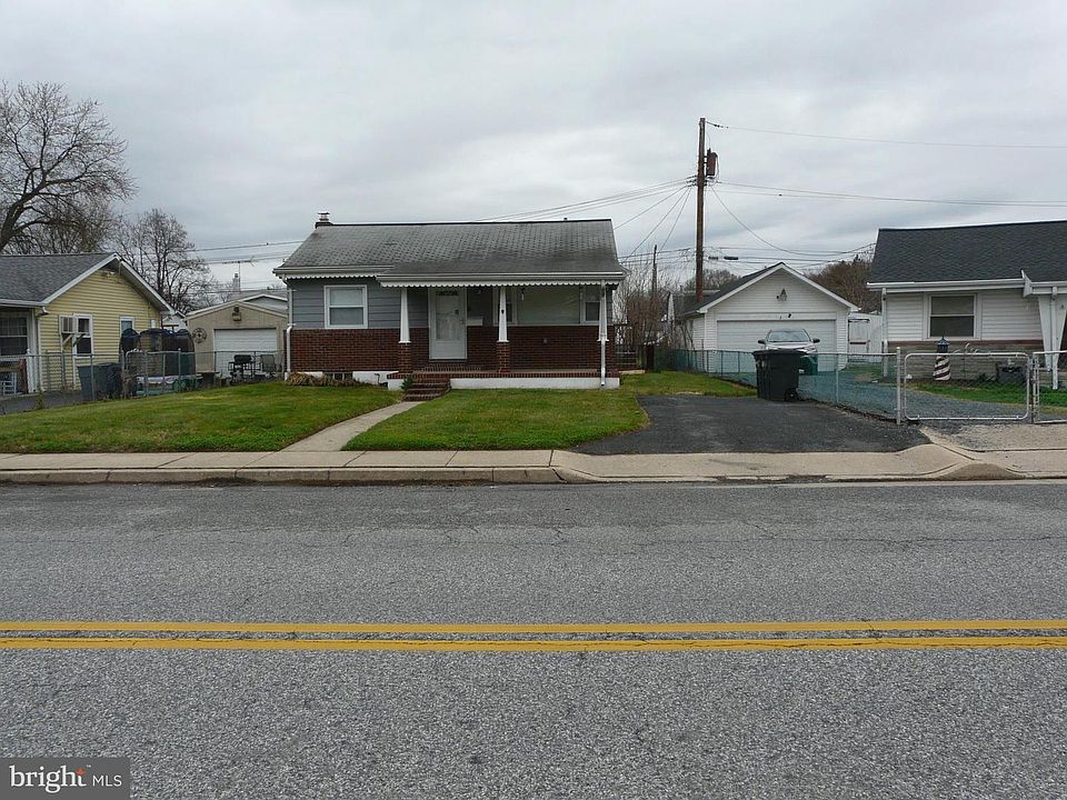 1st image of 1009 Fuselage Ave