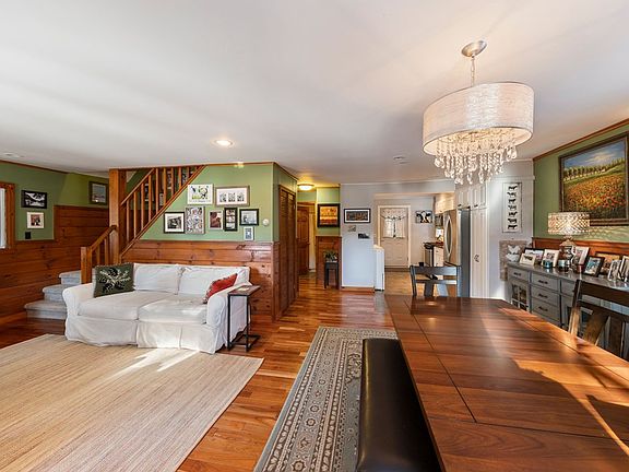 3rd image of 28 Cherry Ln