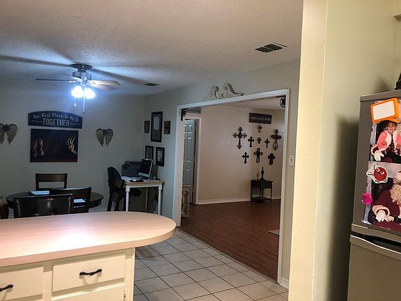 2nd image of 610 Chancellor Dr
