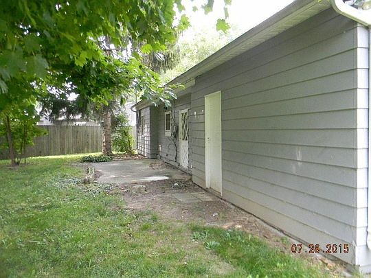 2nd image of 2467 Ferris Park Dr