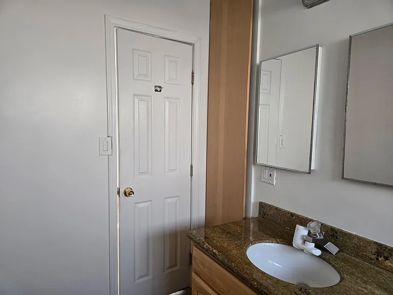 533 Brooks Ave #5 — Photo 12