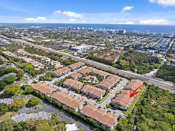 3rd image of 100 NW 69th Circle #82