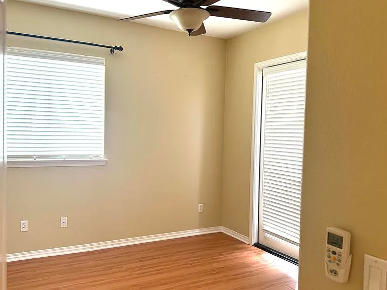 361 Cottages Ct — Photo 19