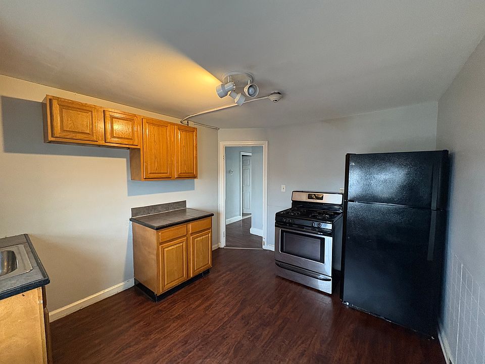 2nd image of 25 Jillson St #3R