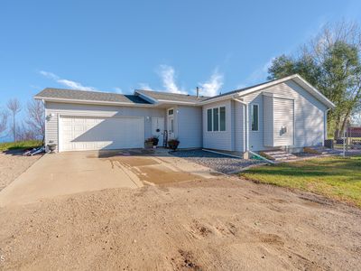 8603 Wood Ln, Bismarck, ND, 58503