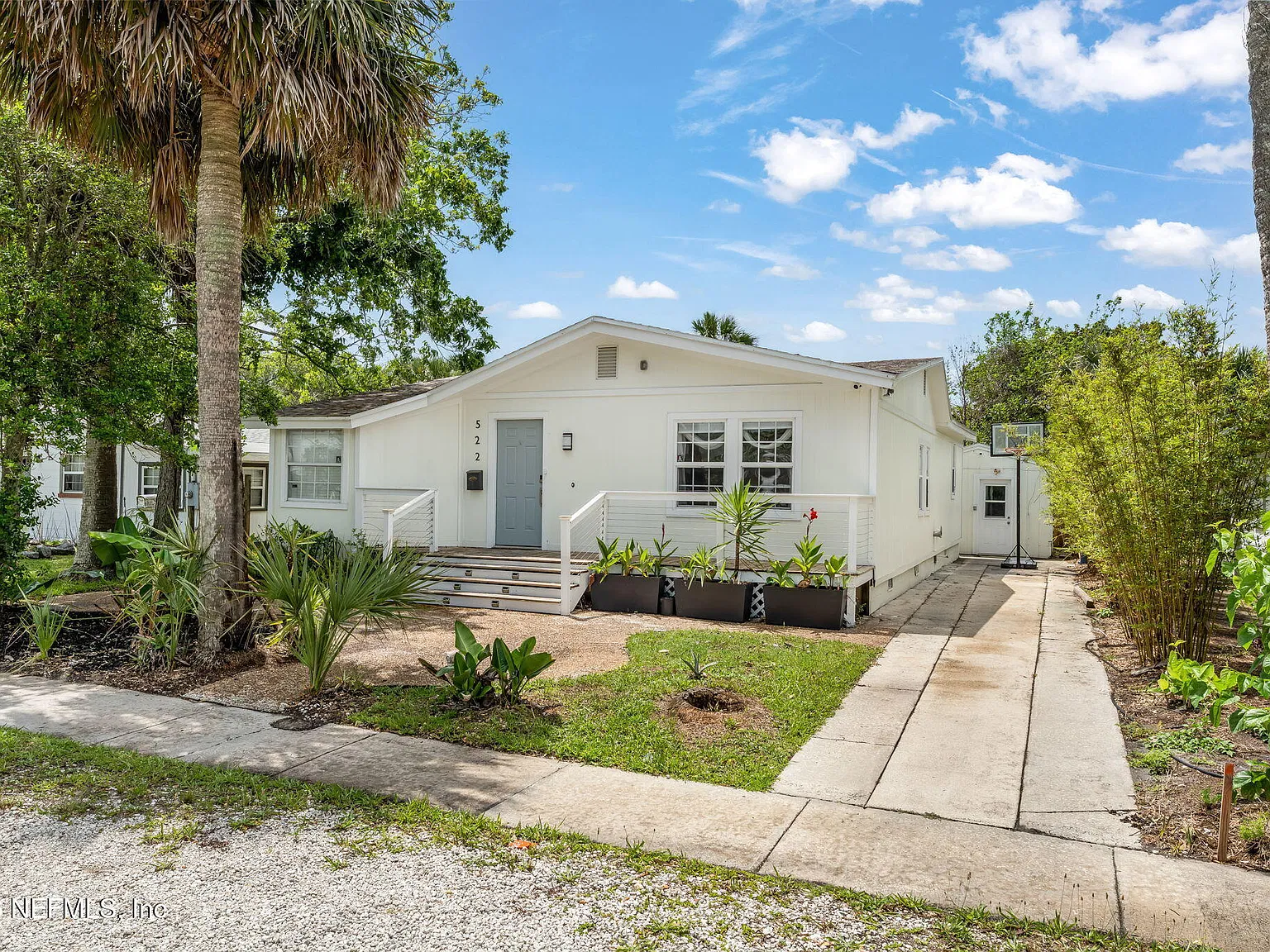 4 bed, 3.0 bath, 2018 sqft, $3,500 — Photo 1