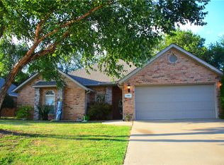 1562 Thistle Wood Ln, Springdale, AR 72764