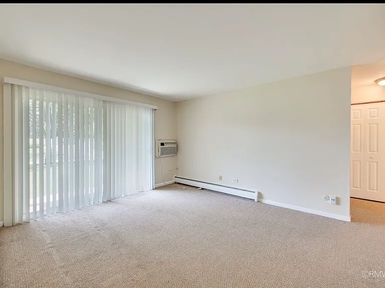 337 N Carter St #101 — Photo 4