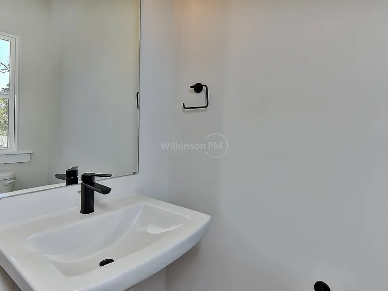2204 Northend Dr — Photo 12