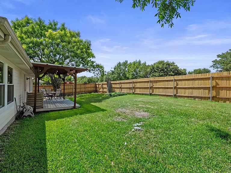 6700 Carisbrooke Ln — Photo 27