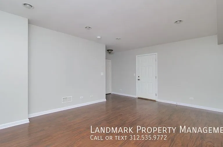 110 Enclave Cir #D — Photo 6