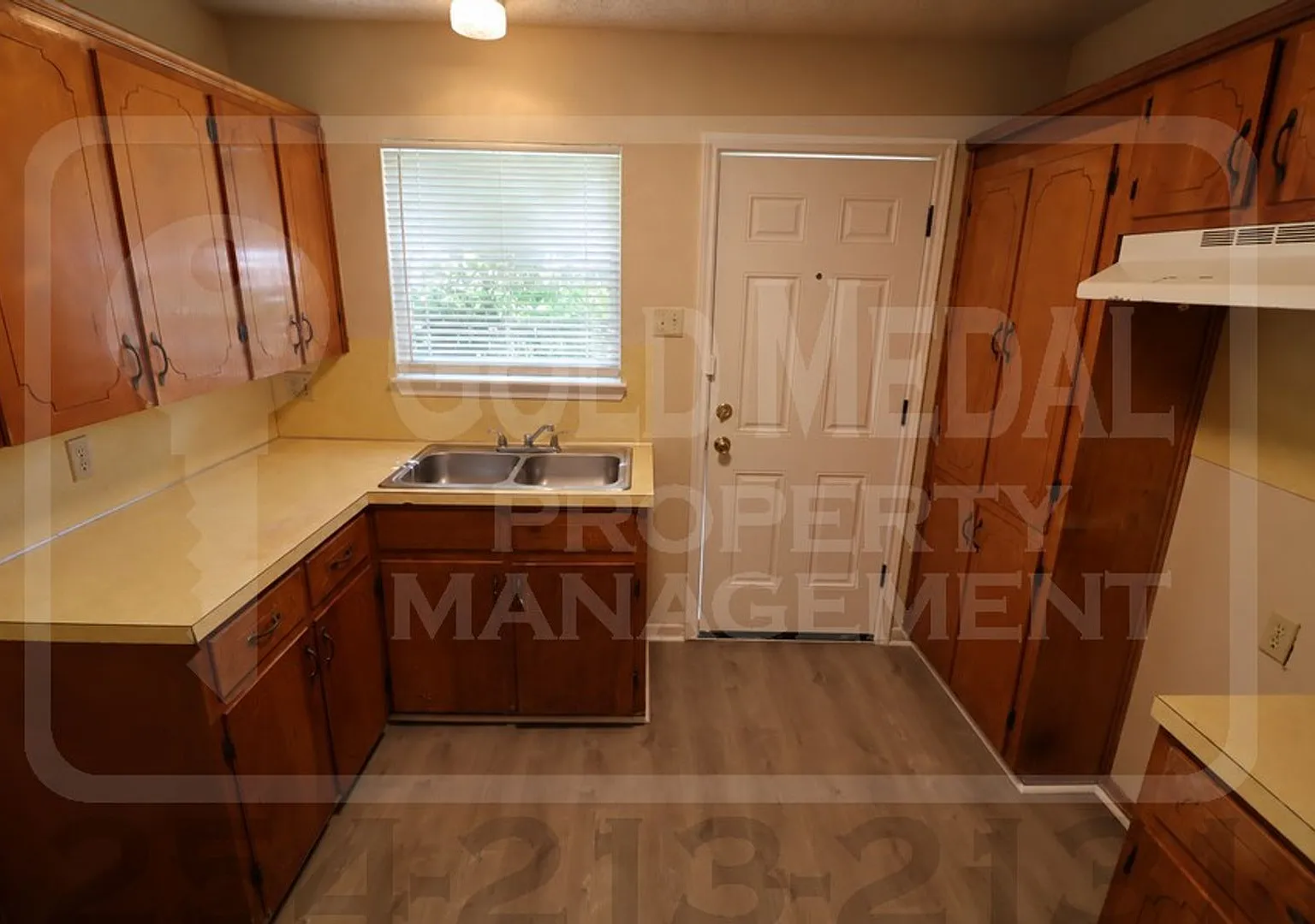 1706 Cole Street — Photo 4