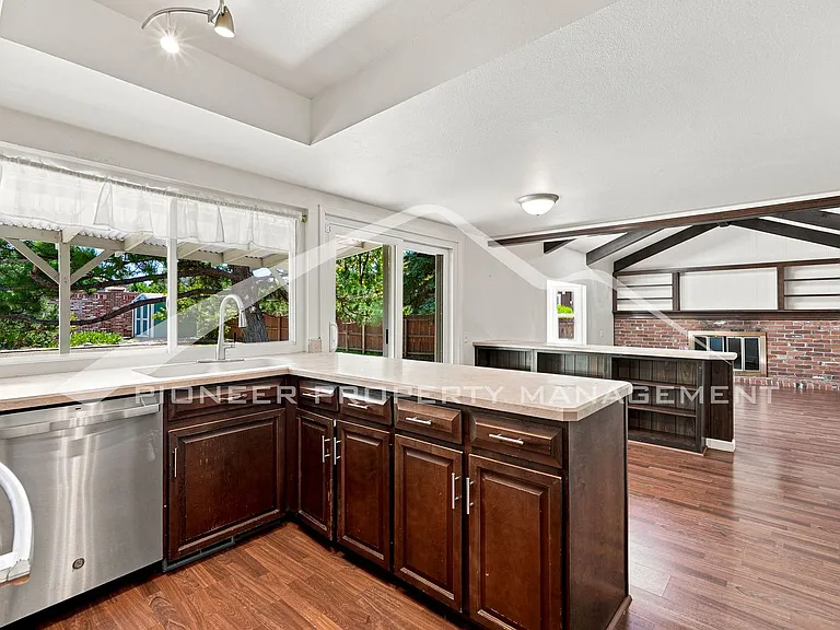 2896 S Paris St — Photo 11