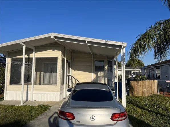 19800 SW 180th Ave Lot 574, Miami, FL 33187