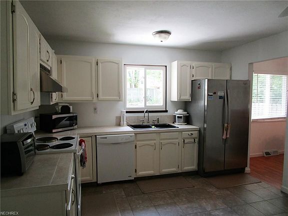 4th image of 7940 Richwood Dr
