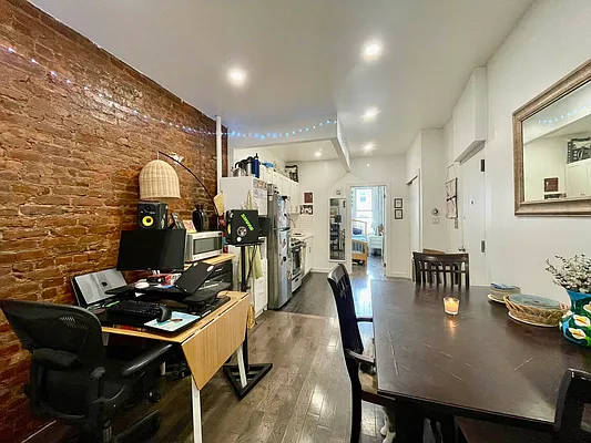 Rented by Oxford Property Group | media 40