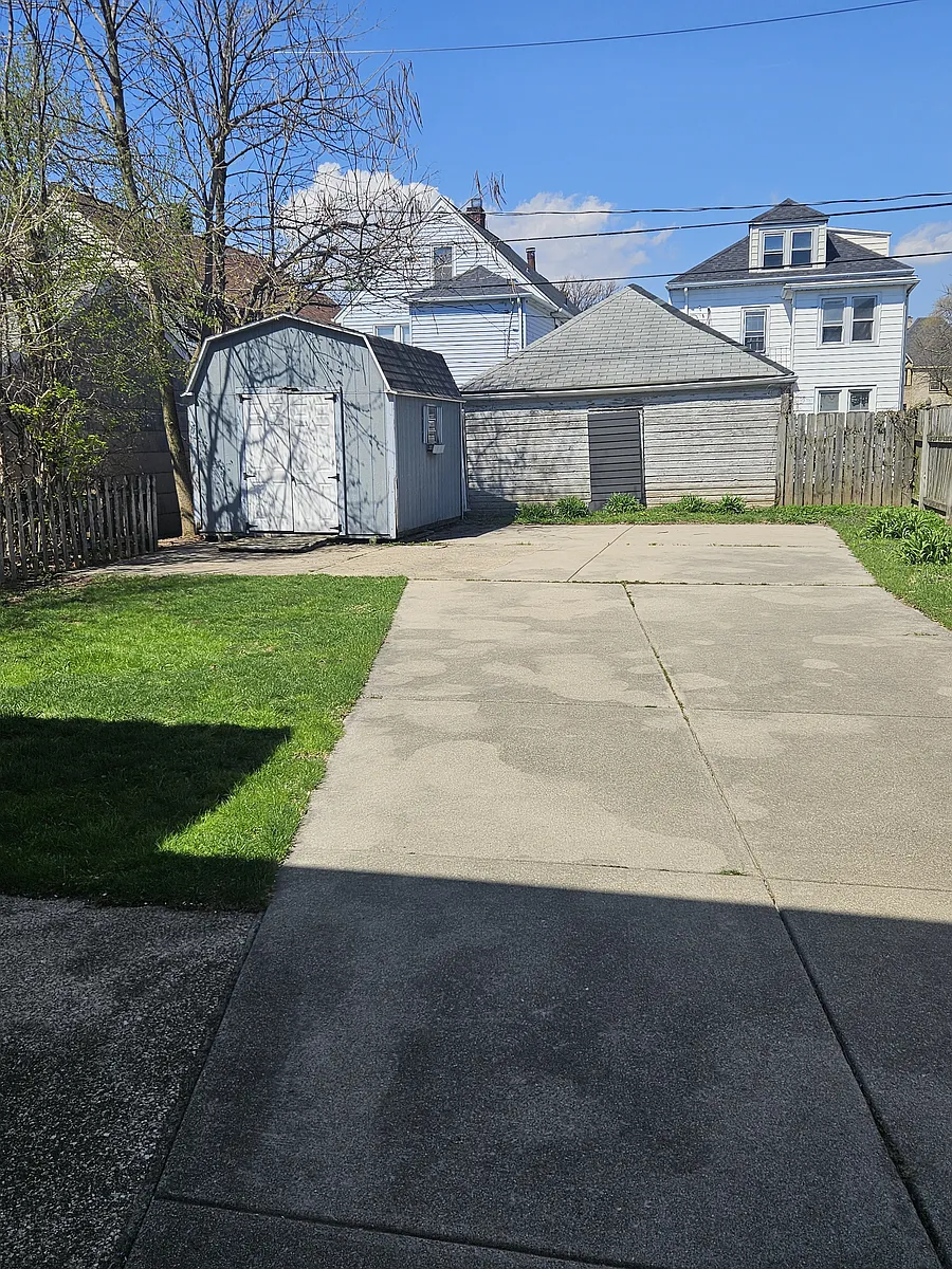 Building Photo - 38 Delham Ave #1