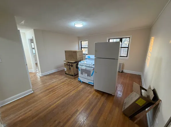 20-62 27th Street image 1 of 7