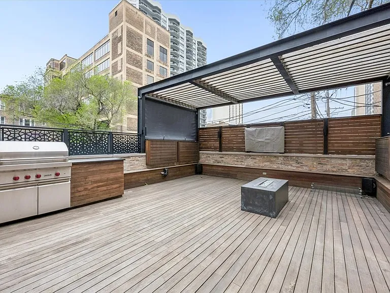 458 W Deming Pl — Photo 15