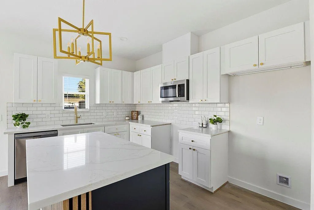 3 bed, 2.5 bath, 1301 sqft, $1,875 — Photo 1