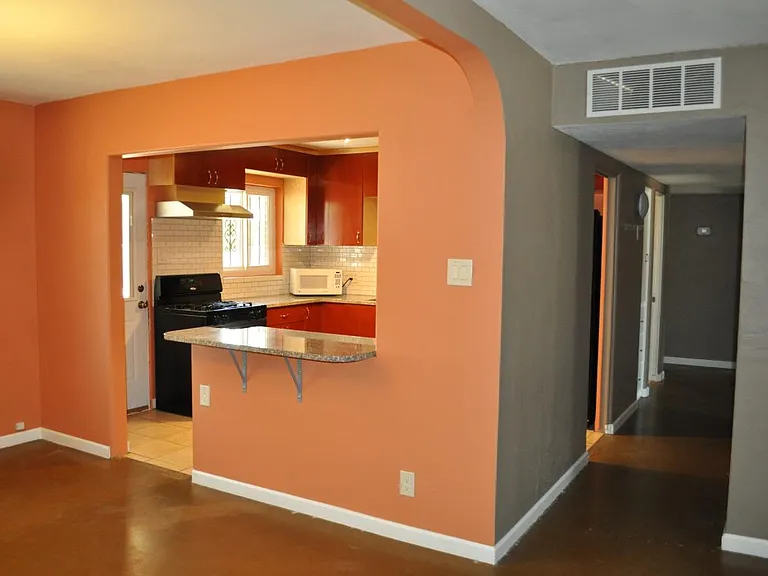 2514 Wyoming Blvd NE — Photo 4