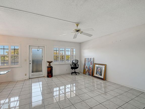 3rd image of 324 Wellington G