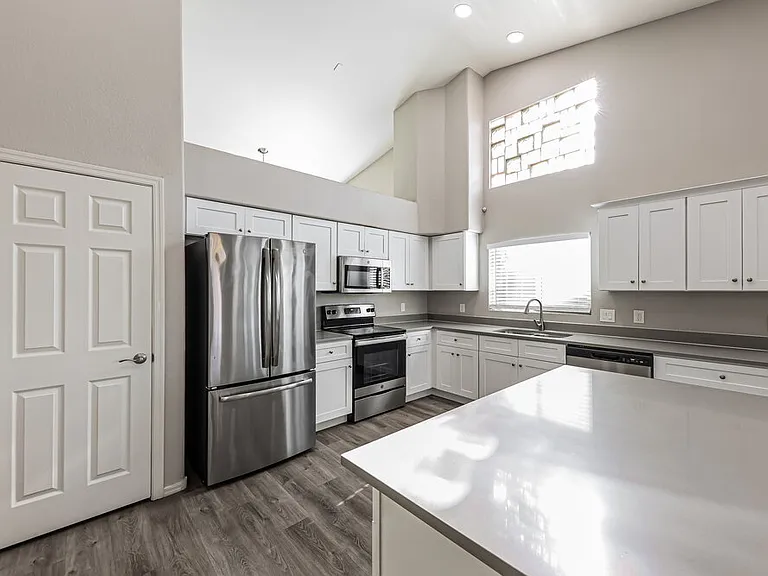 4317 W Electra Ln — Photo 8