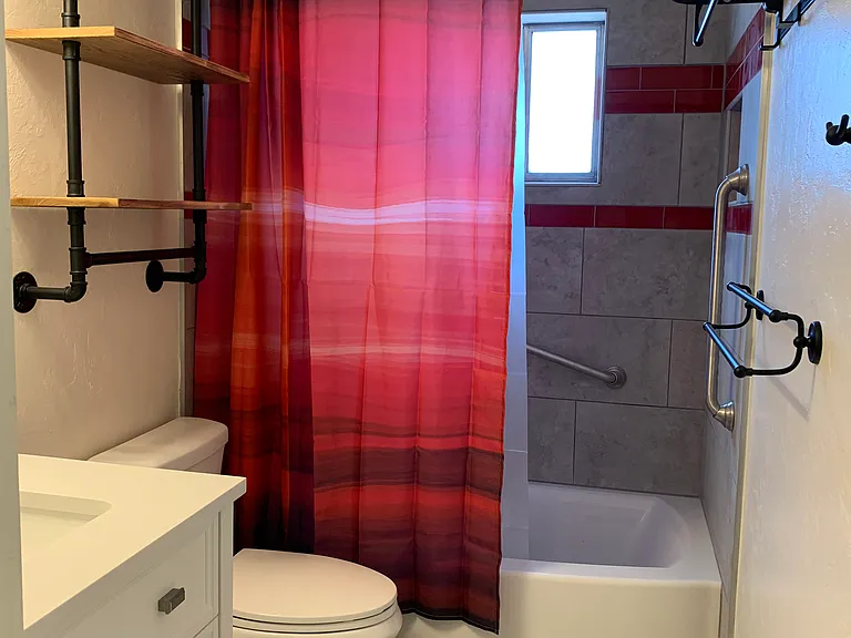 201 W Kentucky St #3 — Photo 4