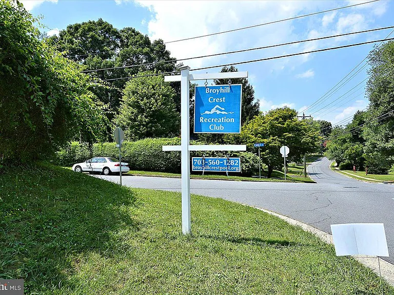 3227 Sherry Ct — Photo 36