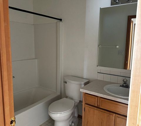 5th image of 230 E Augusta Ave #2