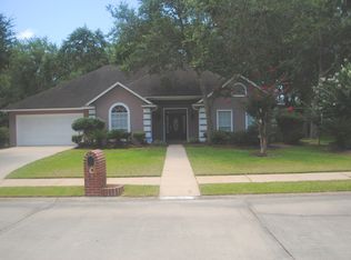 3803 Bergerac Ln, Ocean Springs, MS 39564