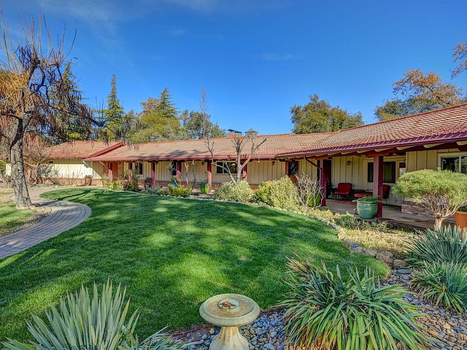 1st image of 713 Fair Oaks Ln