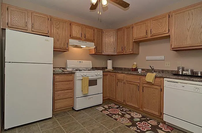 Kitchen with dishwasher